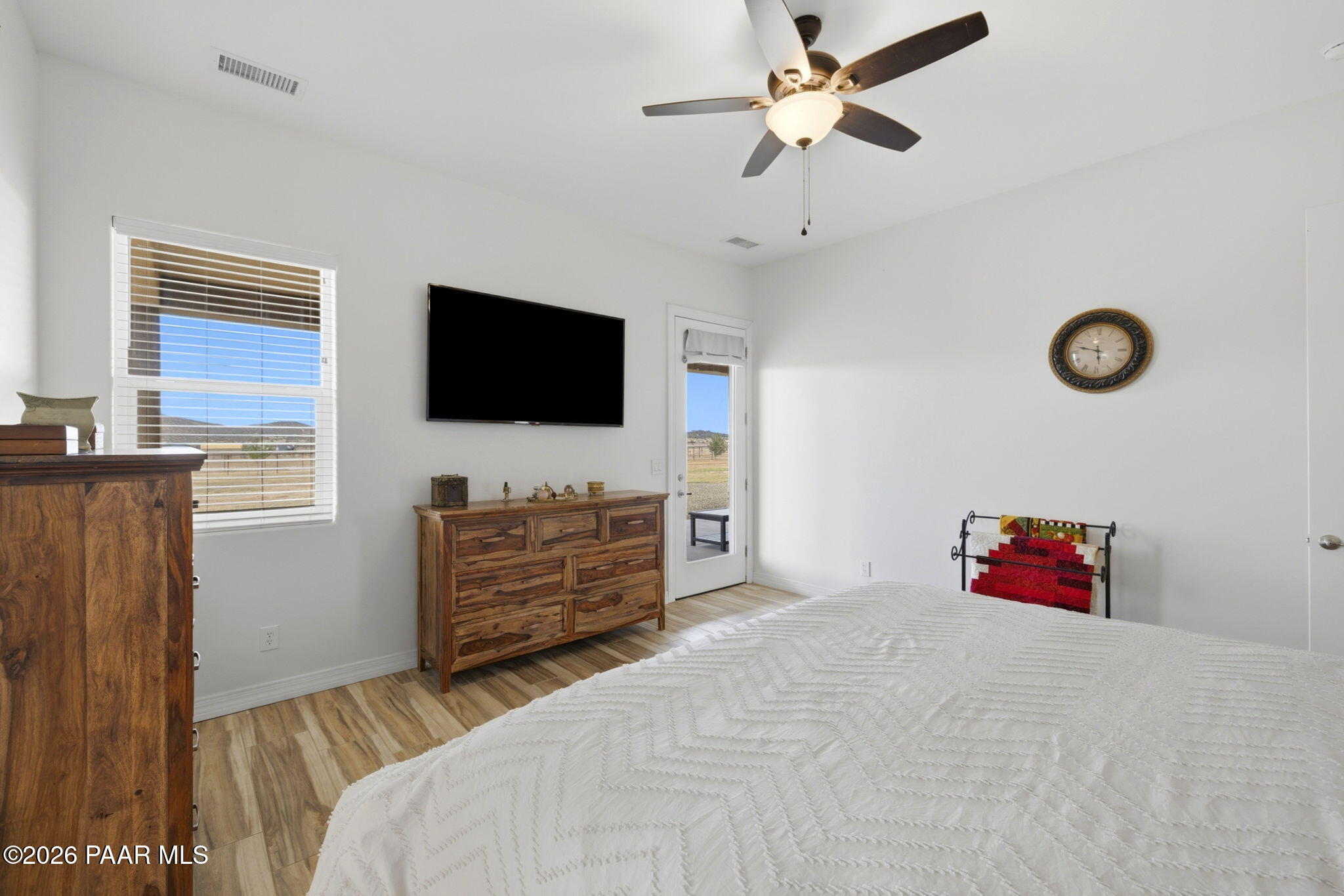 9860 North Loper Road Prescott Valley, AZ 86315 - Photo 13 of 46 22-Primary Bedroom 2