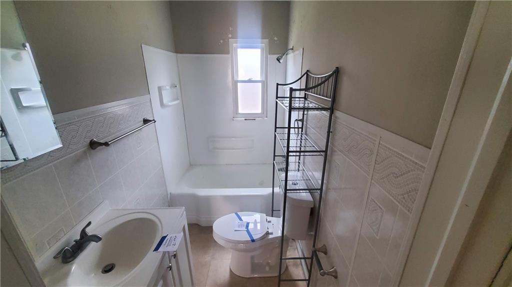 125 Michael Road Cheswick, PA 15024 - Photo 12 of 14 a bathroom with a sink toilet and shower