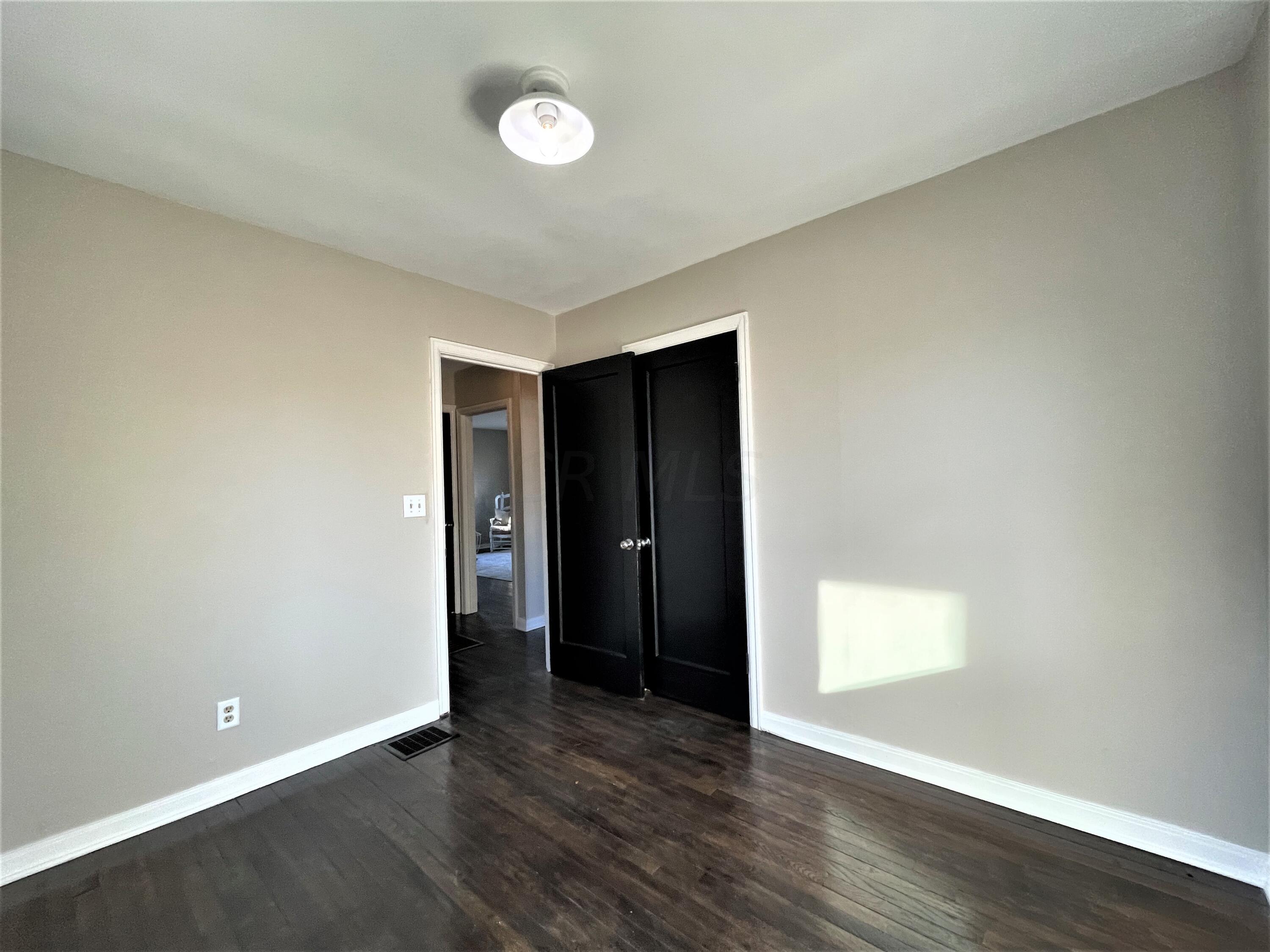 3216 Karl Road Columbus, OH 43224 - Photo 20 of 24 1st floor NE bedroom