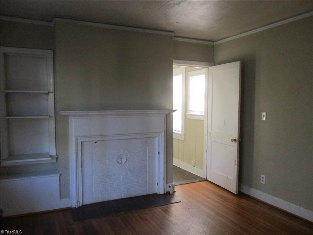 1706 Valley Ridge Drive High Point, NC 27260 - Photo 11 of 27 Living room