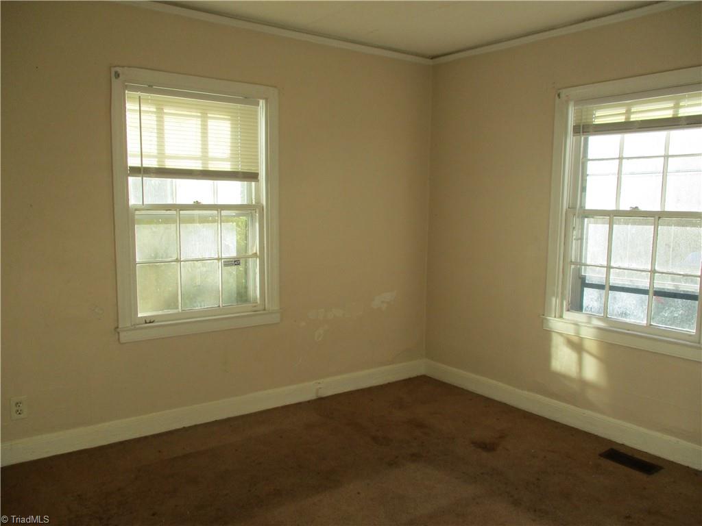 1706 Valley Ridge Drive High Point, NC 27260 - Photo 13 of 27 1st bedroom
