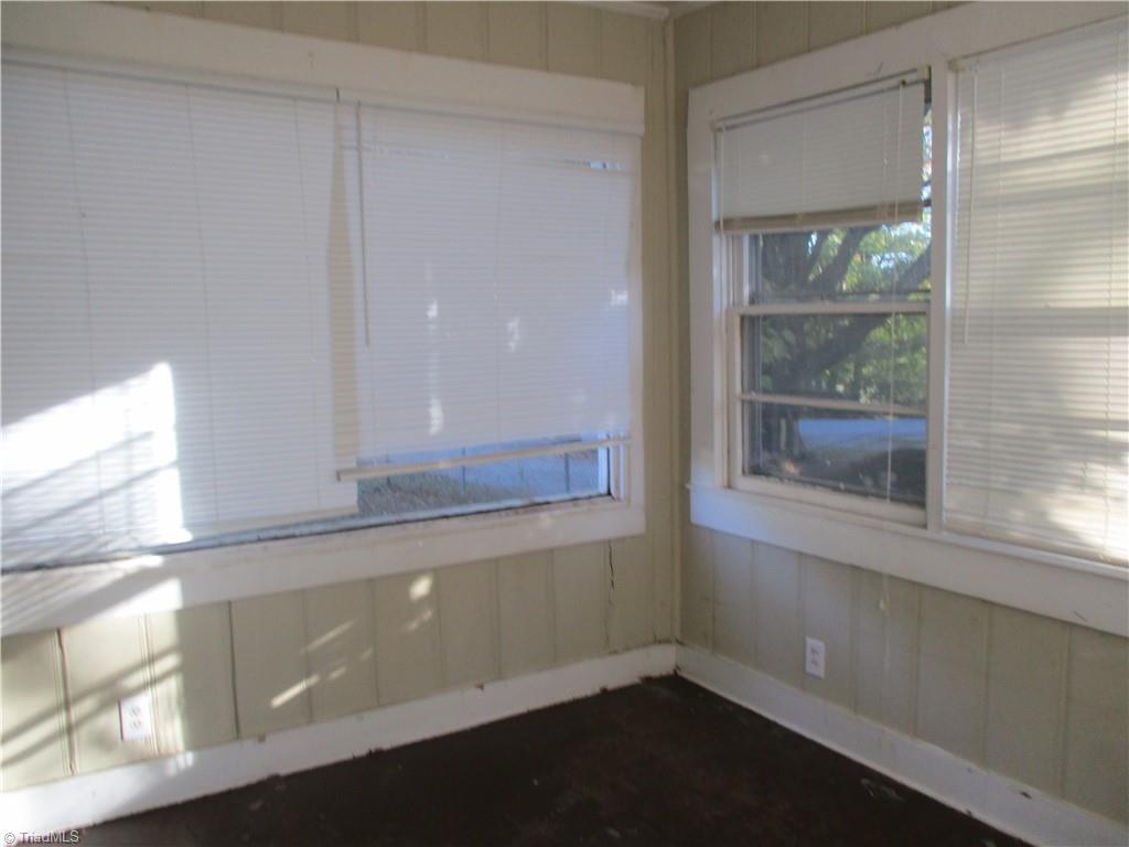 1706 Valley Ridge Drive High Point, NC 27260 - Photo 7 of 27 Sunroom