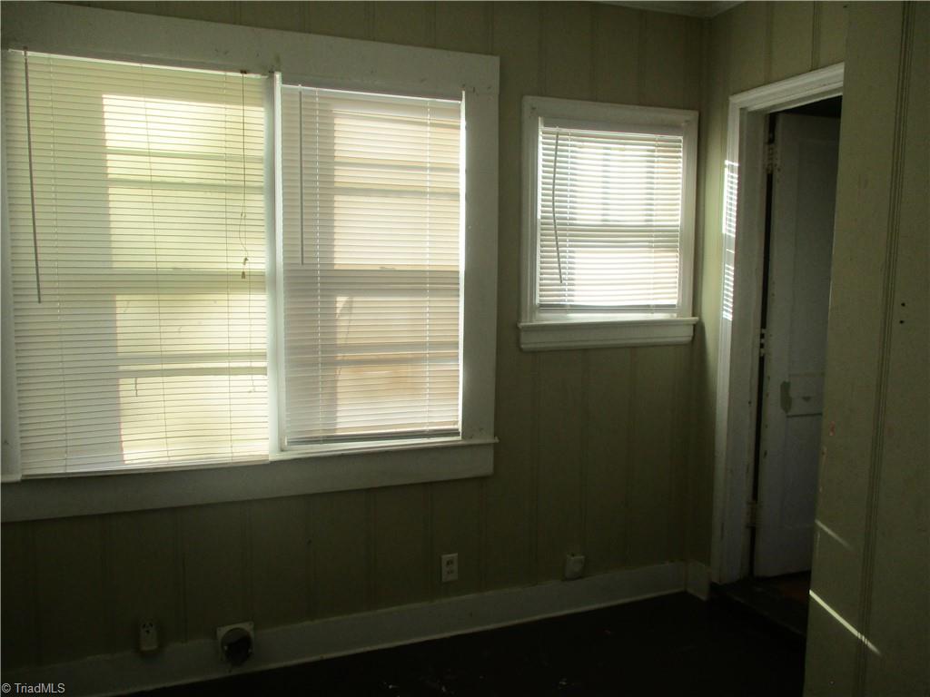 1706 Valley Ridge Drive High Point, NC 27260 - Photo 8 of 27 Sunroom