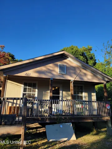$88,500 | 2111 Jackson Avenue, Pascagoula, MS 39567