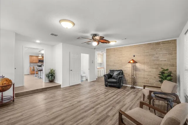 $260,000 | 328 Creekview Meadows Drive, Springtown, TX 76082