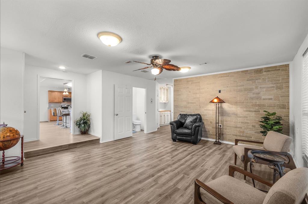 328 Creekview Meadows Drive Springtown, TX 76082 - Photo 11 of 15