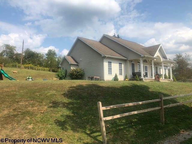 537 Hayhurst Street Rivesville, WV 26588 - Photo 3 of 20 Gallery Image 3