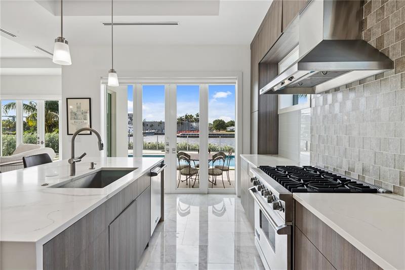 1713 North Riverside Drive Pompano Beach, FL 33062 - Photo 6 of 36