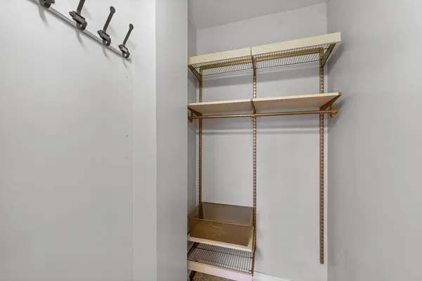 $1,395 | 2881 Irving Avenue South, Unit 201, Minneapolis, MN 55408