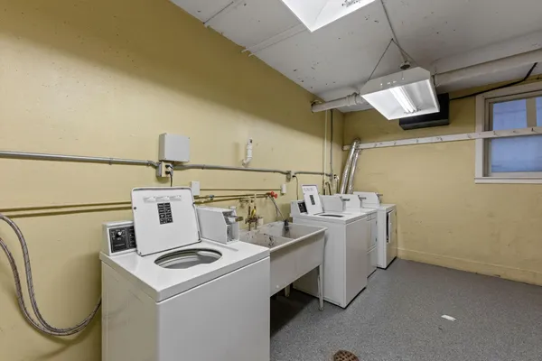 $1,395 | 2881 Irving Avenue South, Unit 201, Minneapolis, MN 55408