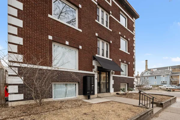 $1,395 | 2881 Irving Avenue South, Unit 201, Minneapolis, MN 55408