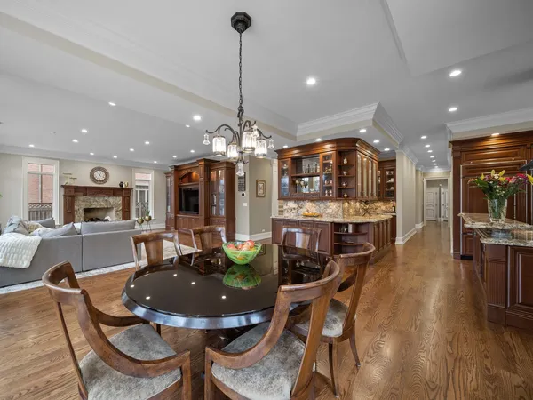 700 Greenwood Road, Northbrook, IL 60062