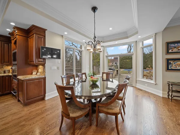 700 Greenwood Road, Northbrook, IL 60062