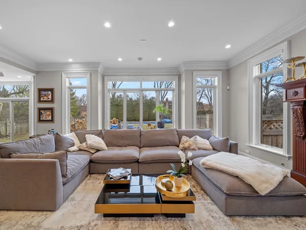 700 Greenwood Road, Northbrook, IL 60062