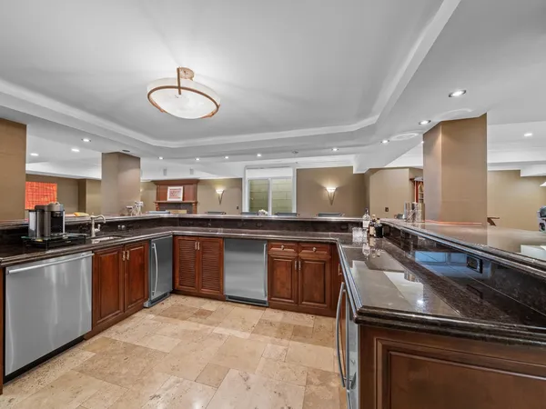 700 Greenwood Road, Northbrook, IL 60062