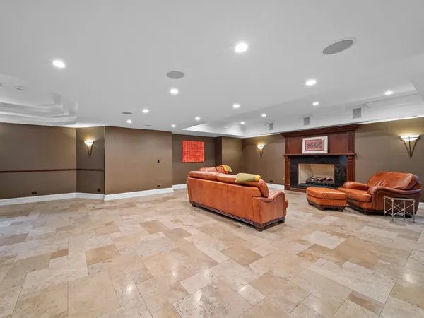 700 Greenwood Road, Northbrook, IL 60062