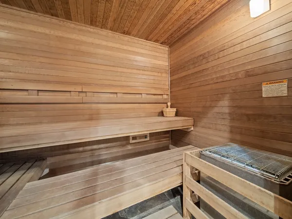 700 Greenwood Road, Northbrook, IL 60062