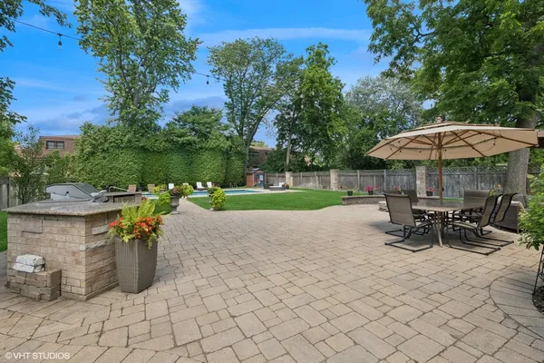 700 Greenwood Road, Northbrook, IL 60062