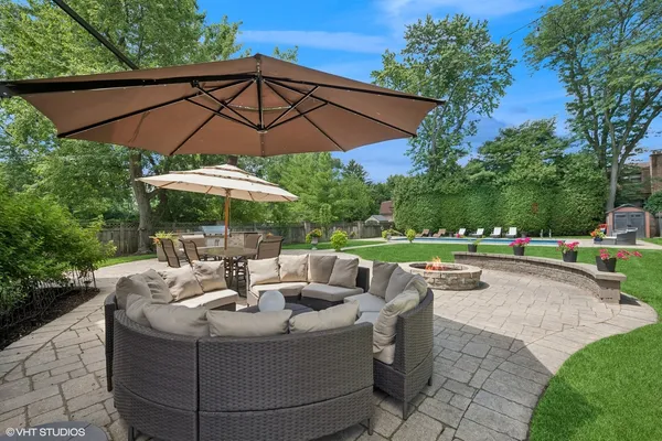 700 Greenwood Road, Northbrook, IL 60062