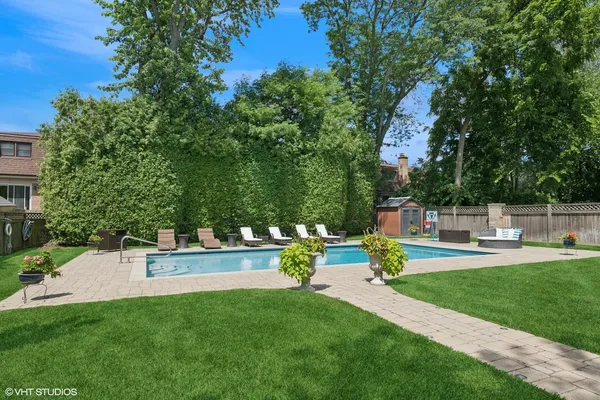 700 Greenwood Road, Northbrook, IL 60062