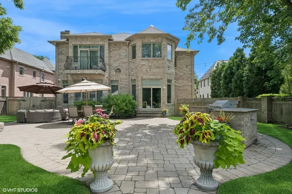 700 Greenwood Road, Northbrook, IL 60062