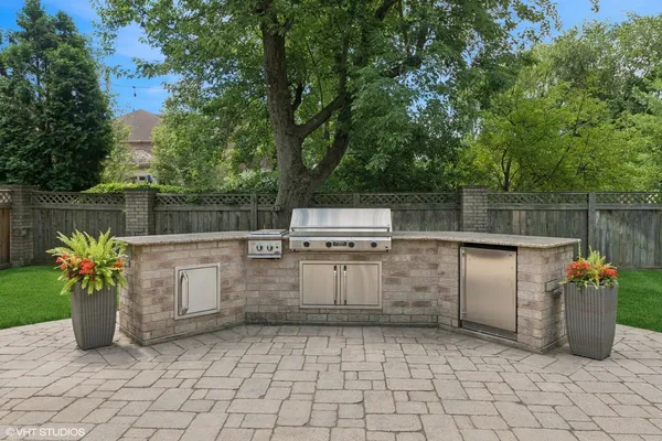 700 Greenwood Road, Northbrook, IL 60062