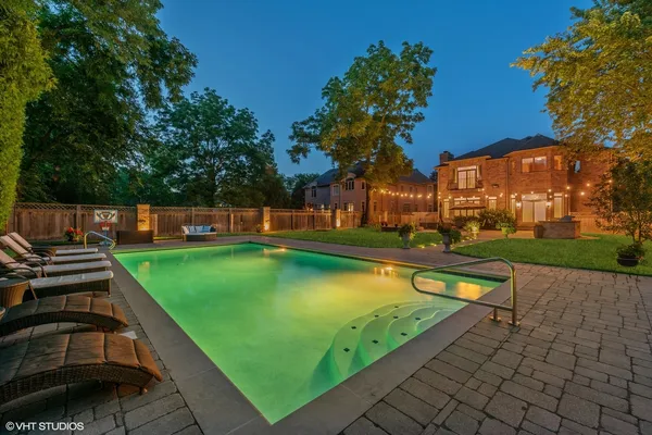 700 Greenwood Road, Northbrook, IL 60062