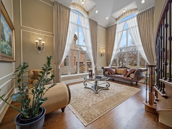 700 Greenwood Road, Northbrook, IL 60062