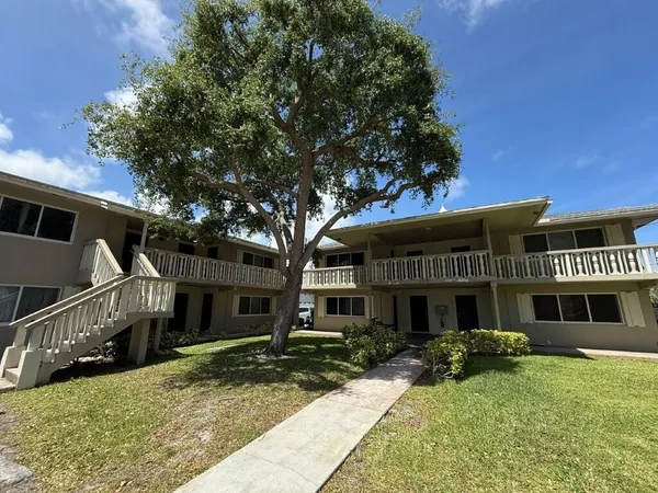$2,600 | 265 Southwest 7th Street, Unit 4, Boca Raton, FL 33432