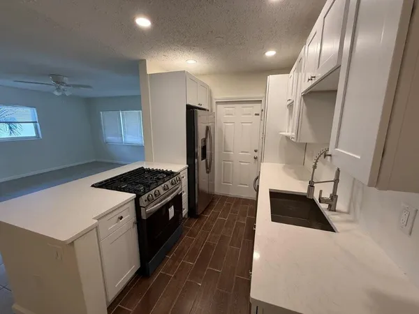 $2,600 | 265 Southwest 7th Street, Unit 4, Boca Raton, FL 33432