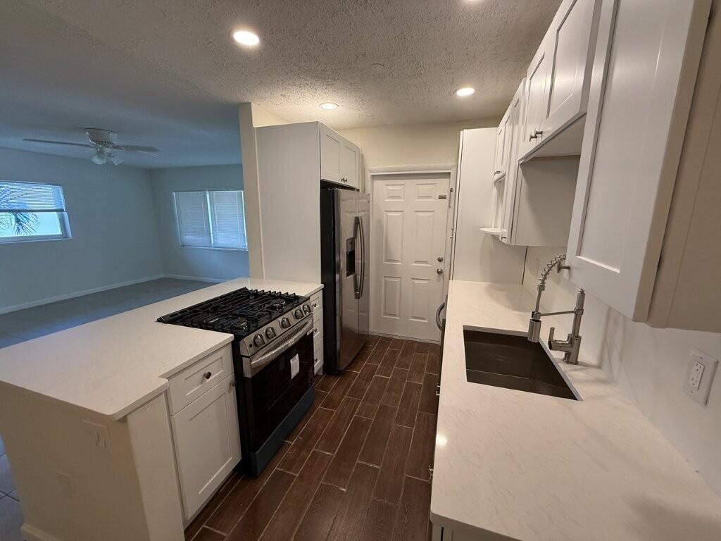 265 Southwest 7th Street, Unit 4 Boca Raton, FL 33432 - Photo 4 of 10 IMG_2581 - Copy