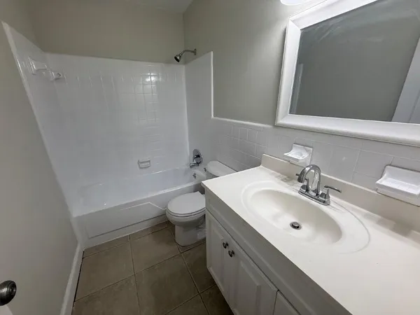 $2,600 | 265 Southwest 7th Street, Unit 4, Boca Raton, FL 33432