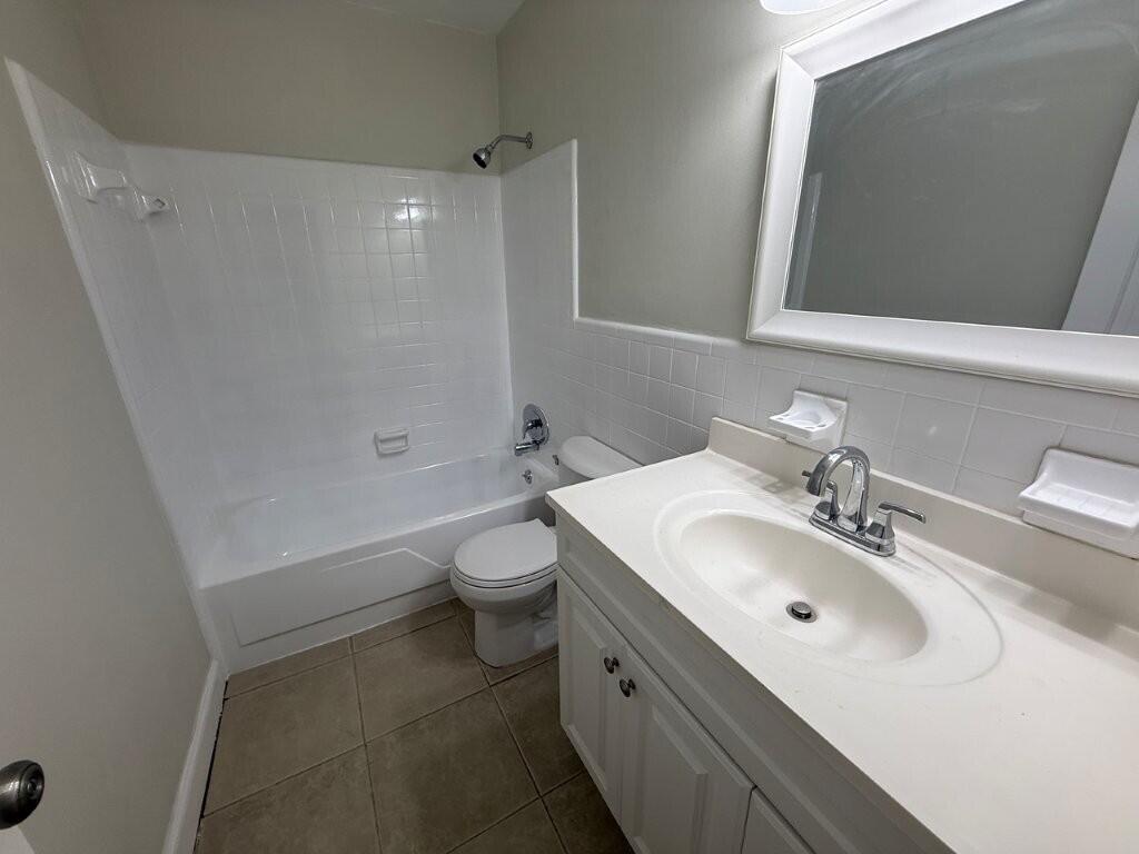 265 Southwest 7th Street, Unit 4 Boca Raton, FL 33432 - Photo 5 of 10 IMG_2219