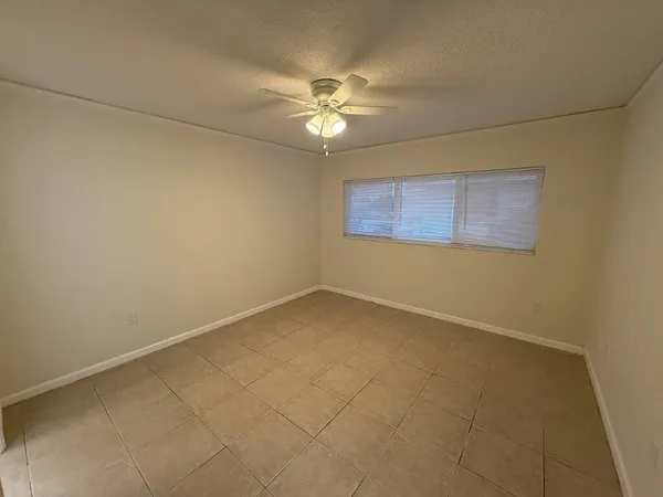 $2,600 | 265 Southwest 7th Street, Unit 4, Boca Raton, FL 33432