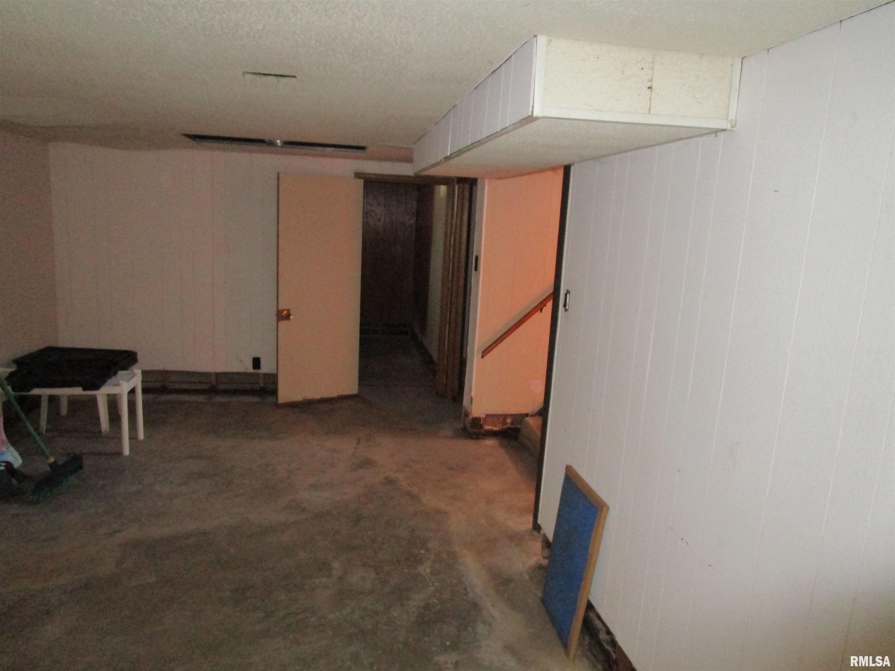 1244 Mossman Avenue Springfield, IL 62702 - Photo 17 of 81 Gallery Image 17