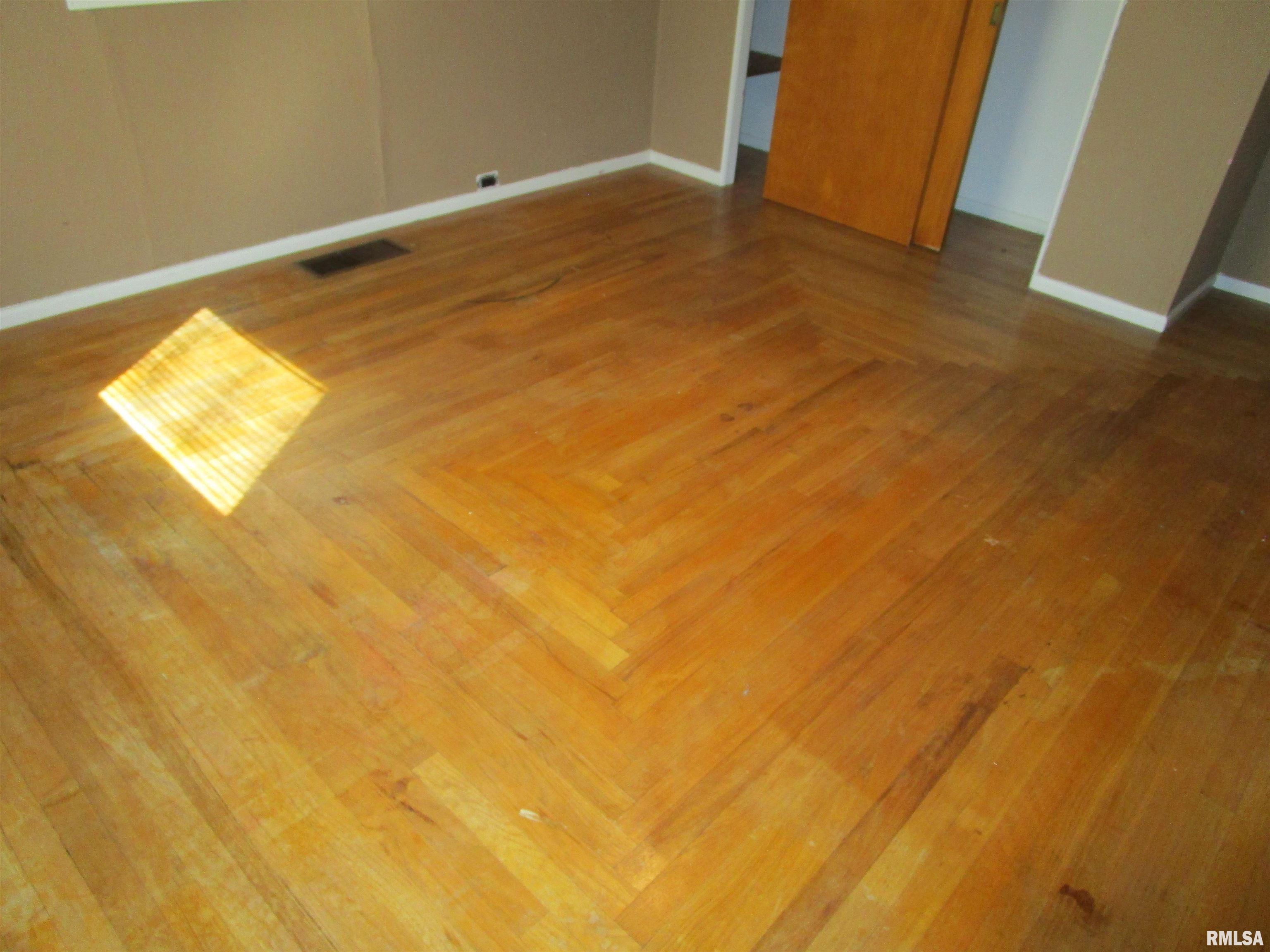 1244 Mossman Avenue Springfield, IL 62702 - Photo 38 of 81 Gallery Image 38