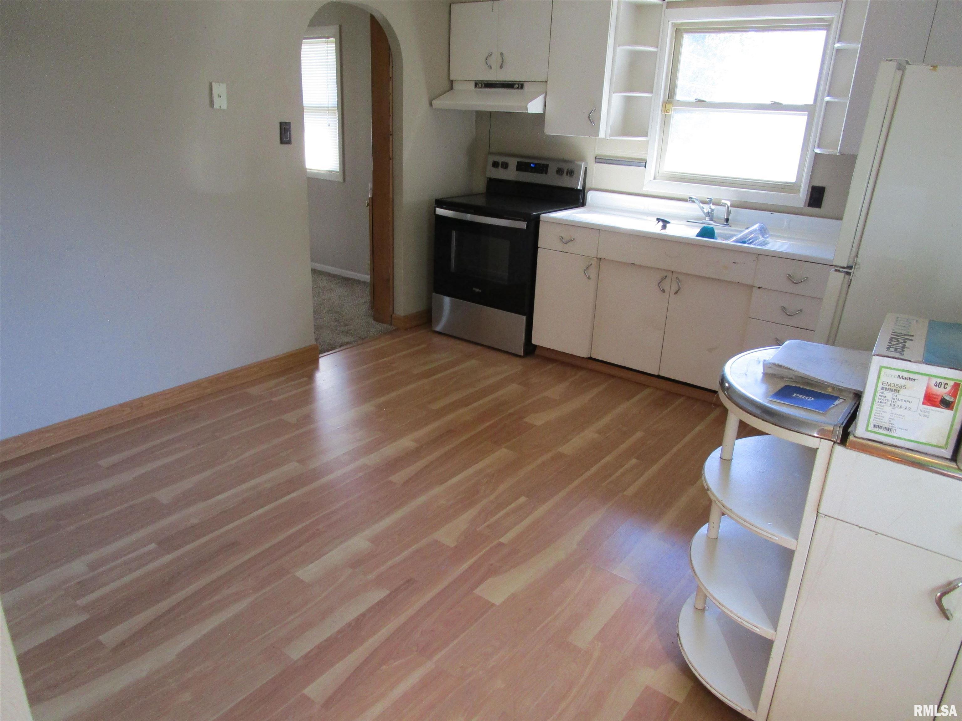 1244 Mossman Avenue Springfield, IL 62702 - Photo 4 of 81 Gallery Image 4
