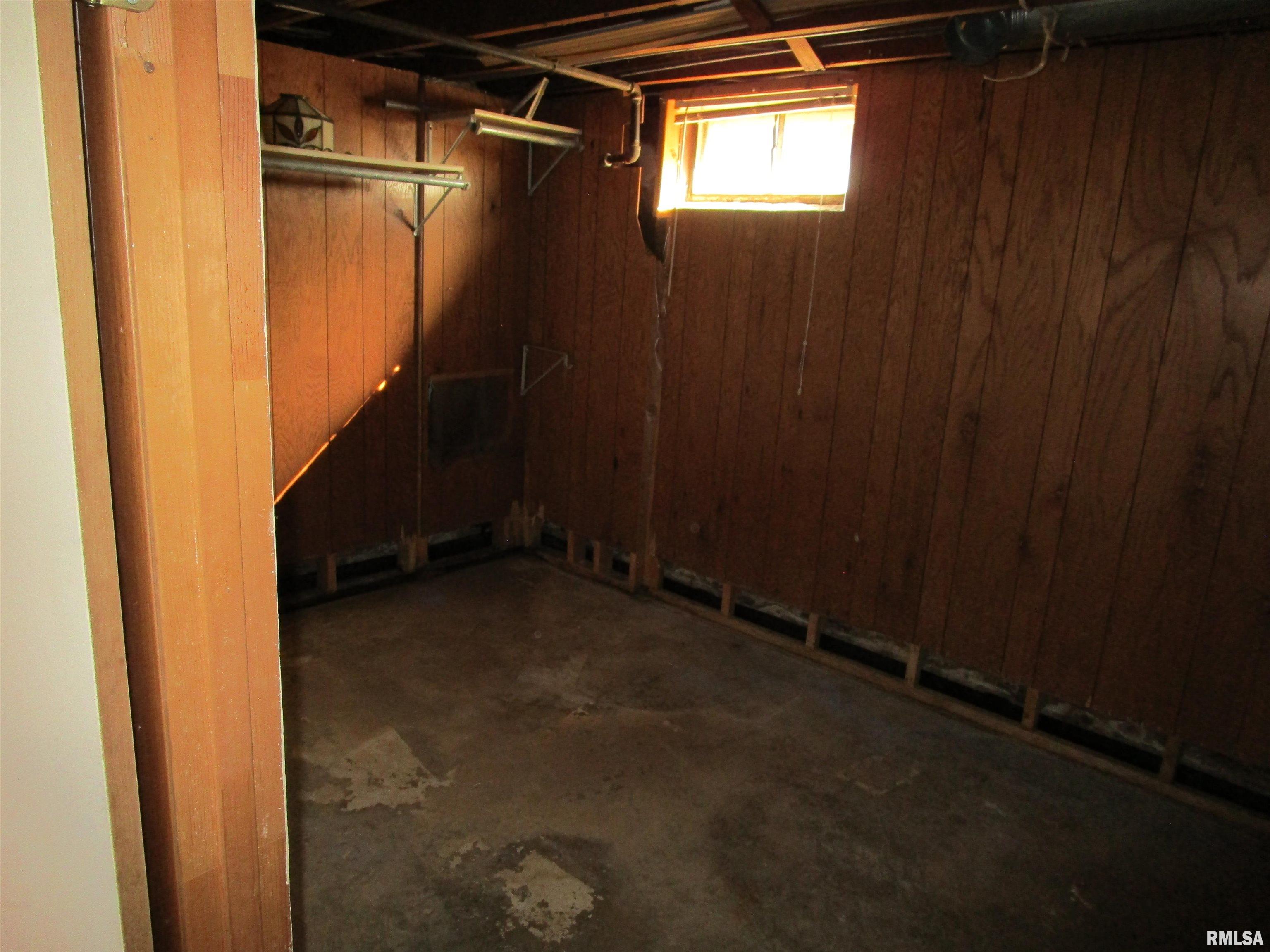 1244 Mossman Avenue Springfield, IL 62702 - Photo 9 of 81 Gallery Image 9