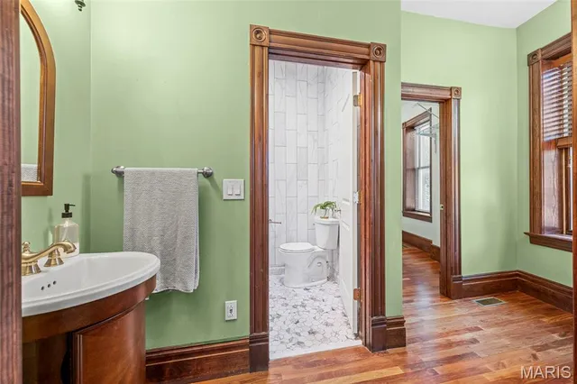 $319,900 | 2870 Texas Avenue, St. Louis, MO 63118