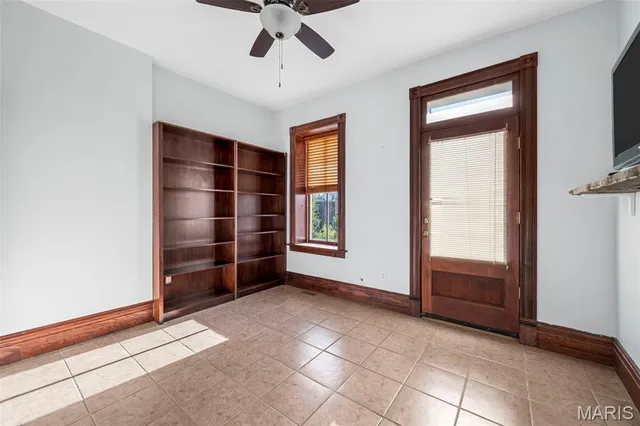 $319,900 | 2870 Texas Avenue, St. Louis, MO 63118