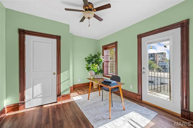 $319,900 | 2870 Texas Avenue, St. Louis, MO 63118