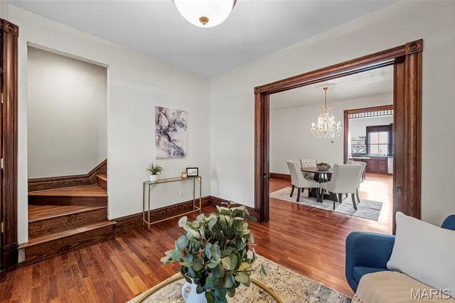 $319,900 | 2870 Texas Avenue, St. Louis, MO 63118