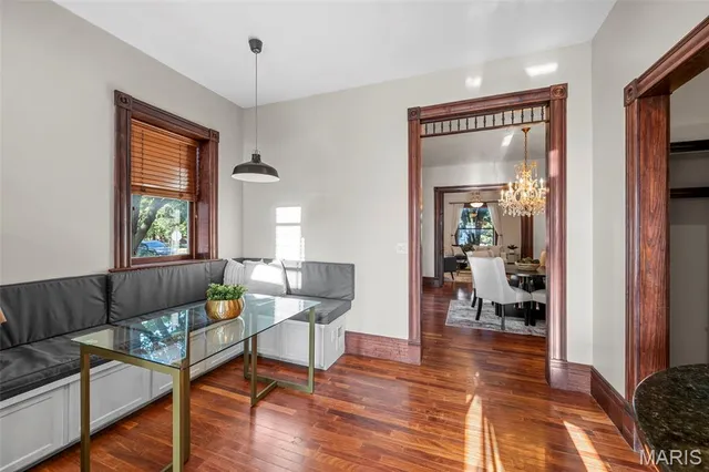 $319,900 | 2870 Texas Avenue, St. Louis, MO 63118