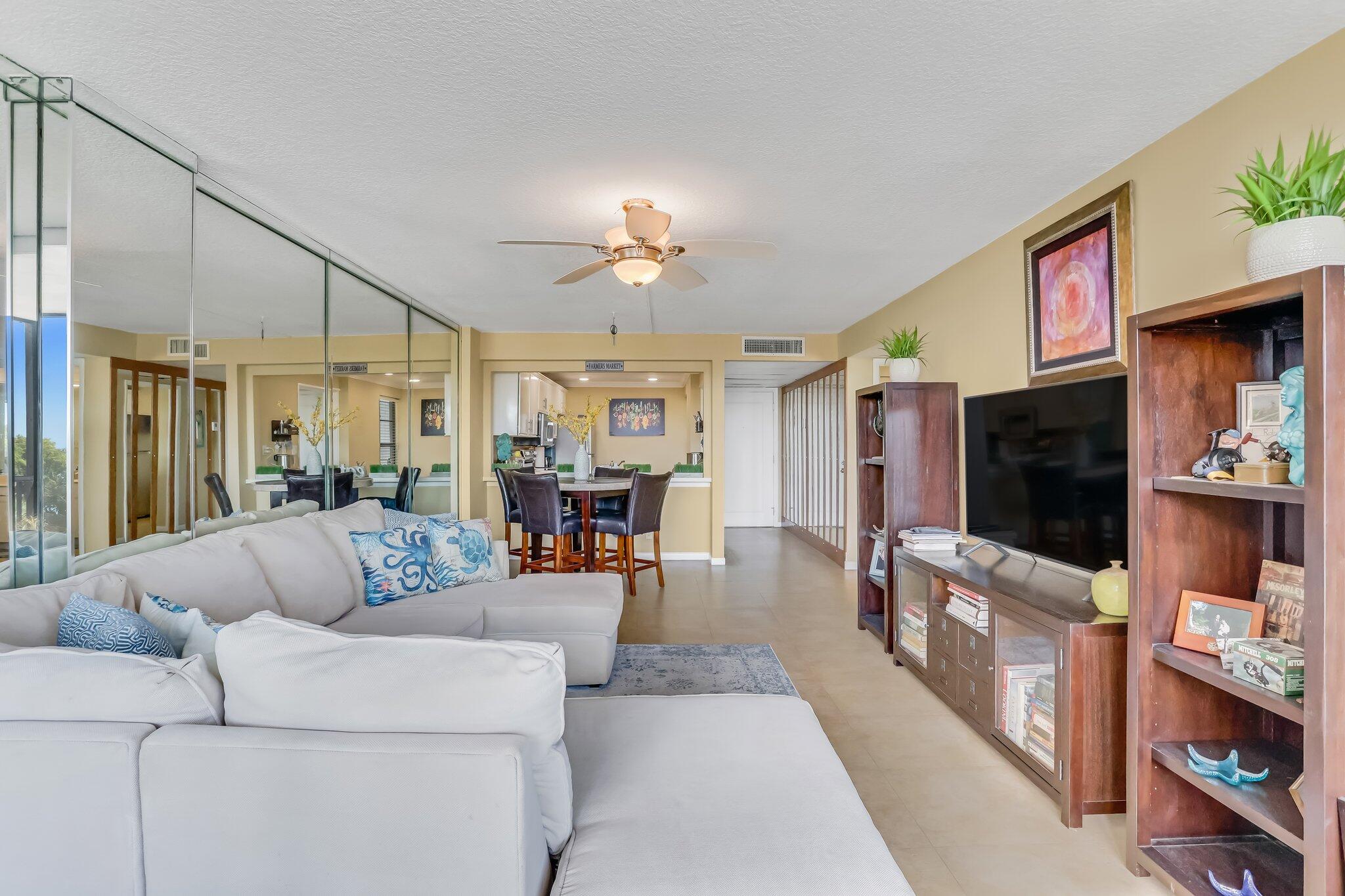 9 Royal Palm Way, Unit 404 Boca Raton, FL 33432 - Photo 7 of 35 22-web-or-mls-0E2A4452