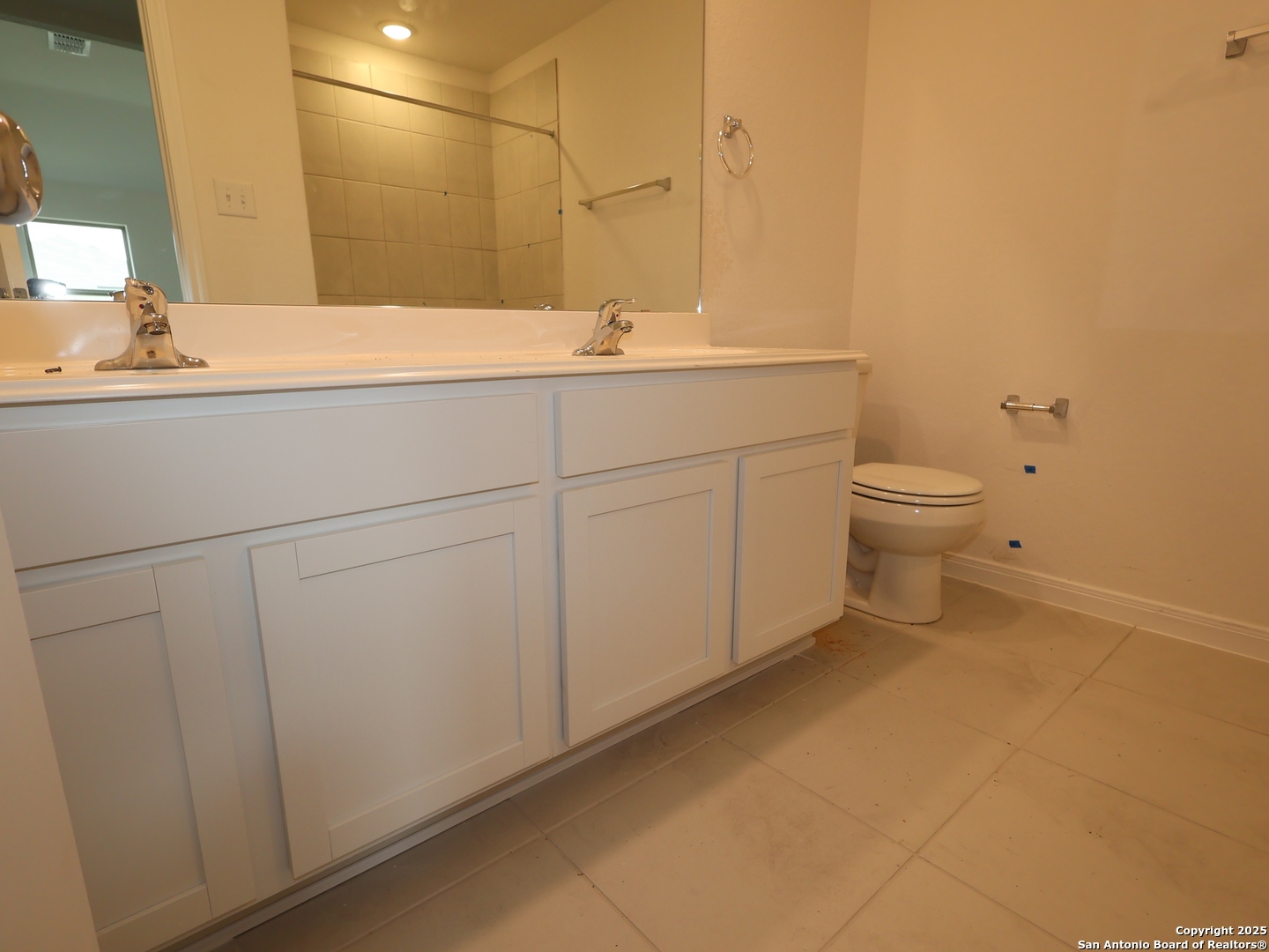 1164 Limestone Ridge Seguin, TX 78155 - Photo 7 of 45 a bathroom with a sink and a toilet
