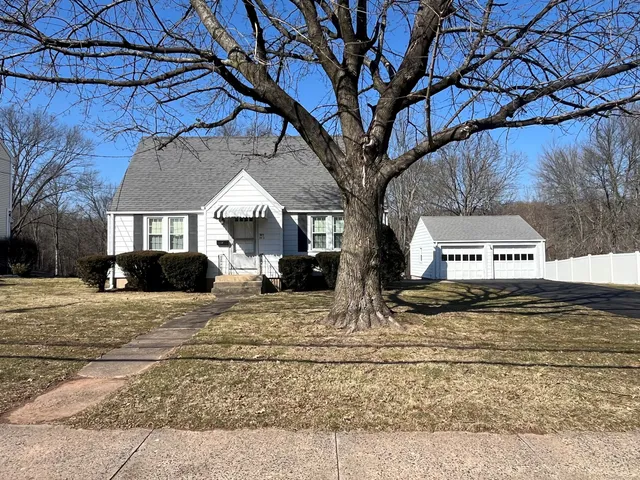$3,100 | 383 Wells Road, Wethersfield, CT 06109