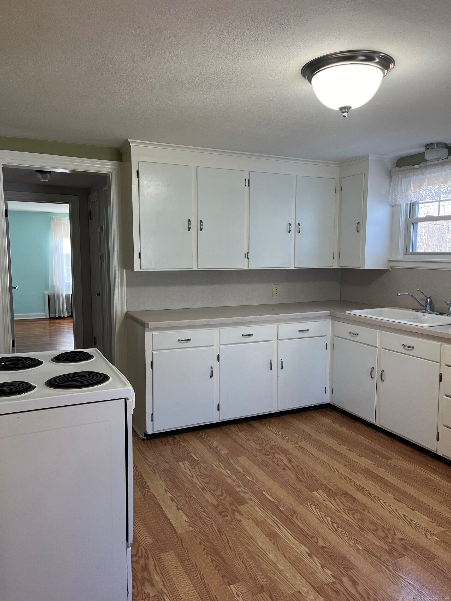 383 Wells Road Wethersfield, CT 06109 - Photo 3 of 20