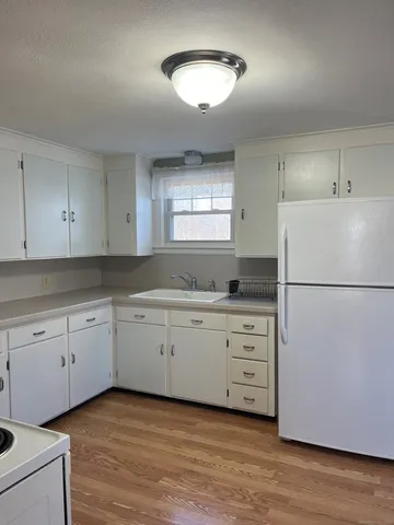 $3,100 | 383 Wells Road, Wethersfield, CT 06109