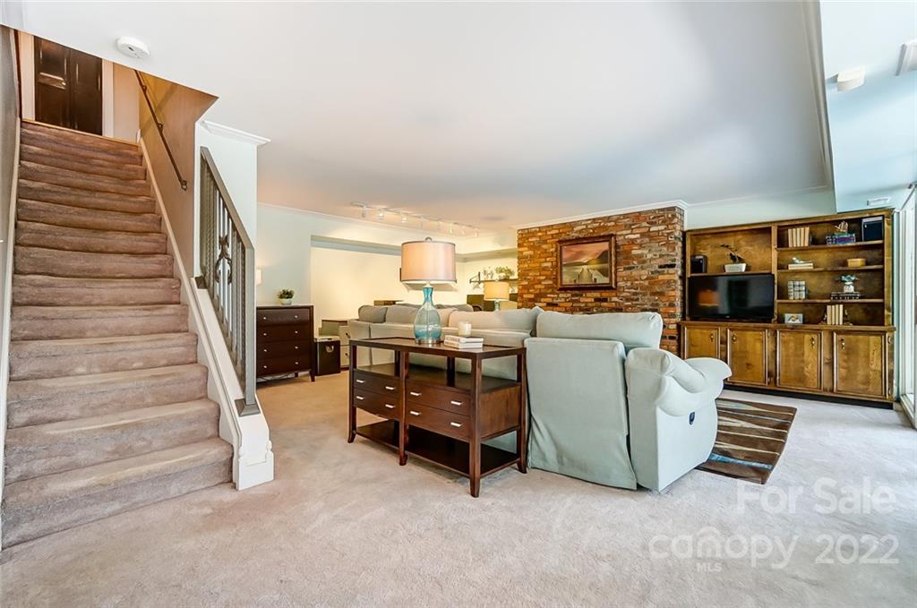 7127 Hopeton Road Charlotte, NC 28210 - Photo 33 of 48 Gallery Image 33