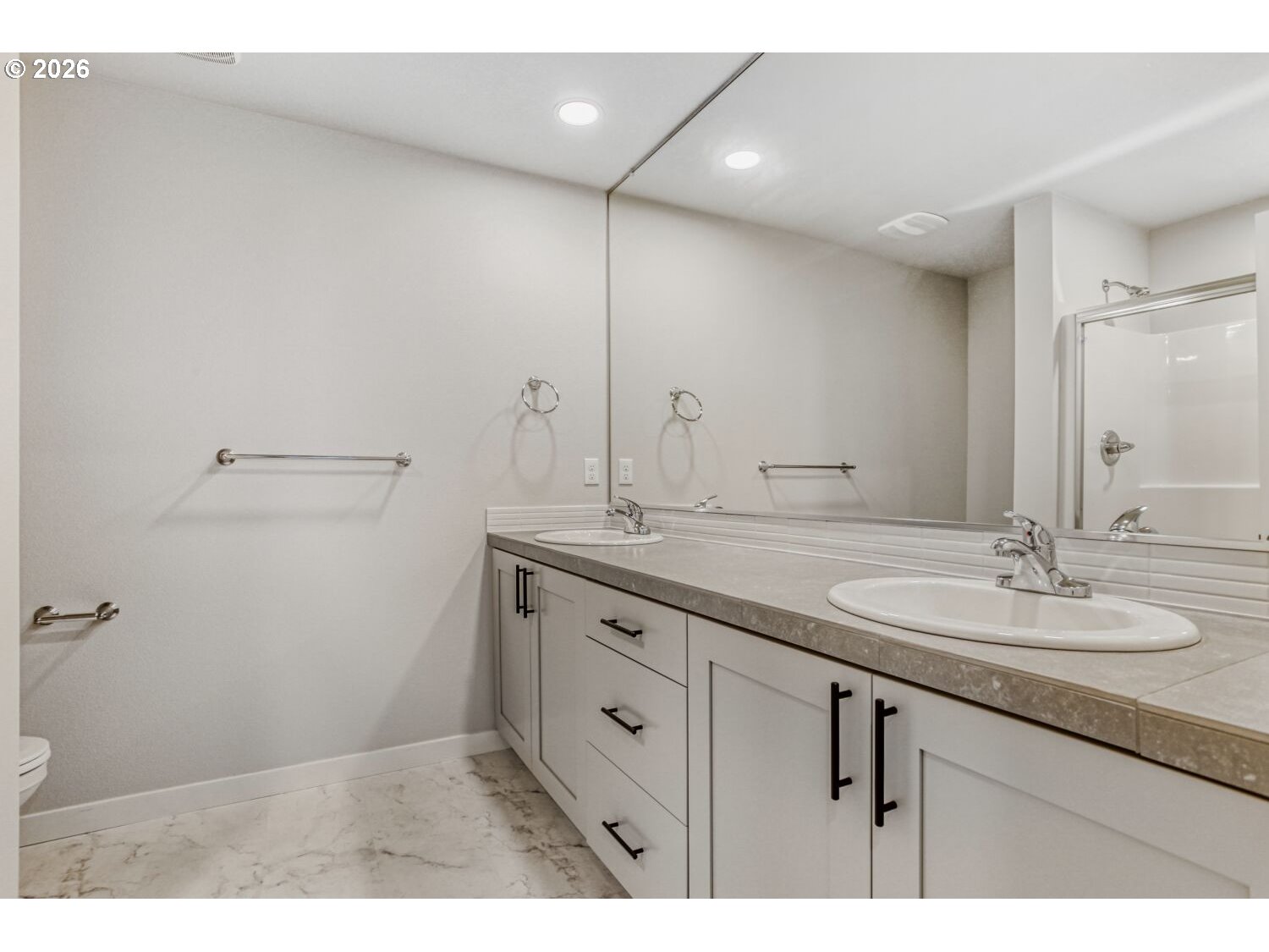 3131 South Linden Street Cornelius, OR 97113 - Photo 17 of 30 Owner's Suite Bathroom